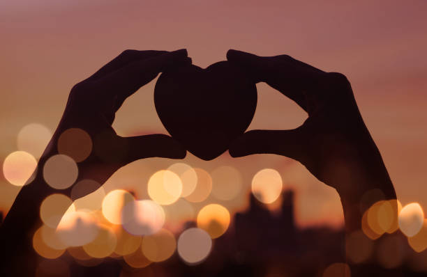 istock Love in the city. 1638504286