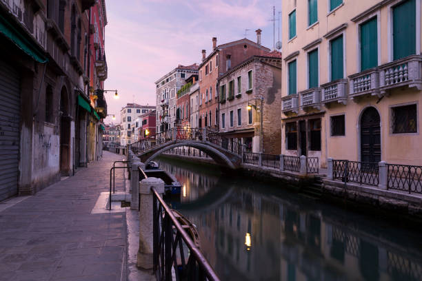 istock Early morning in Venice 163851612