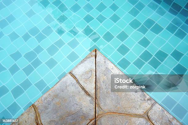 Türkis Mit Mosaikfliesen In Einen Pool Mit Stone Touch Stockfoto und mehr Bilder von Am Rand