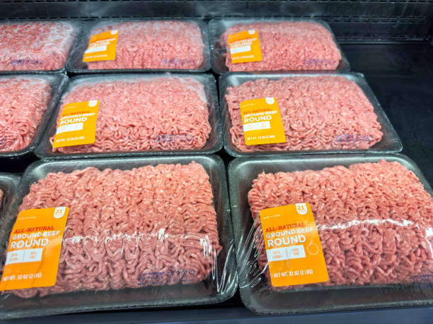 istock Ground beef im market display 1638927928