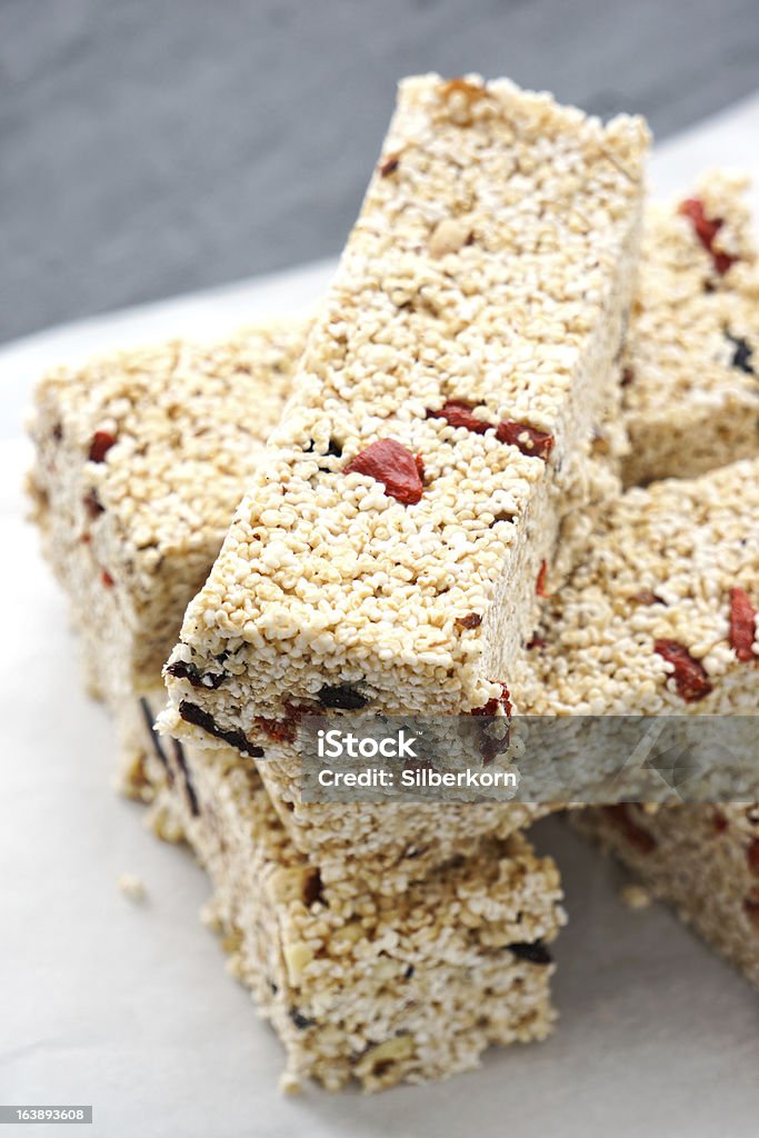 Bacche di Goji fatti in casa, Cherry Ameranth bar - Foto stock royalty-free di Alimentazione sana