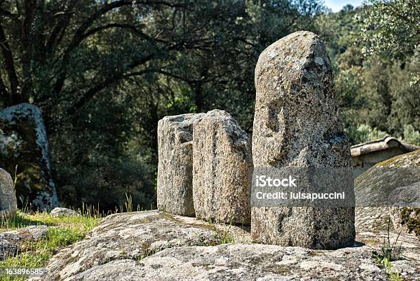 Antiguo Zona Arqueológica De Filitosa Córcega Foto de stock y más banco de imágenes de Aire libre