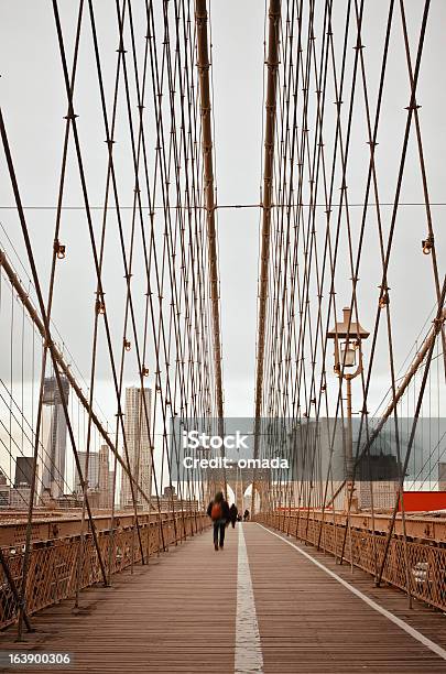 Ponte De Brooklyn Nova Iorque Eua - Fotografias de stock e mais imagens de Ao Ar Livre - Ao Ar Livre, Arame, Arco - Caraterística arquitetural