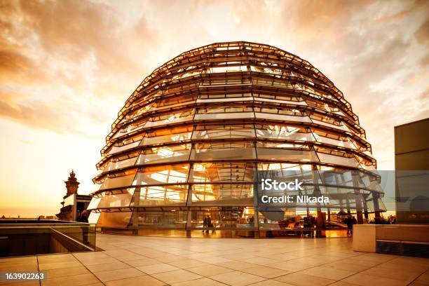 Cupola Del Reichstag Berlino - Fotografie stock e altre immagini di Il Reichstag - Il Reichstag, Cerchio, Cupola