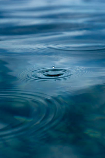 istock A drop of water splashes into the sea 1639026583