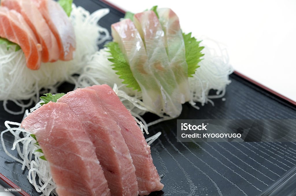 Plasterki surowe ryby, o nazwie Sashimi - Zbiór zdjęć royalty-free (Bez ludzi)