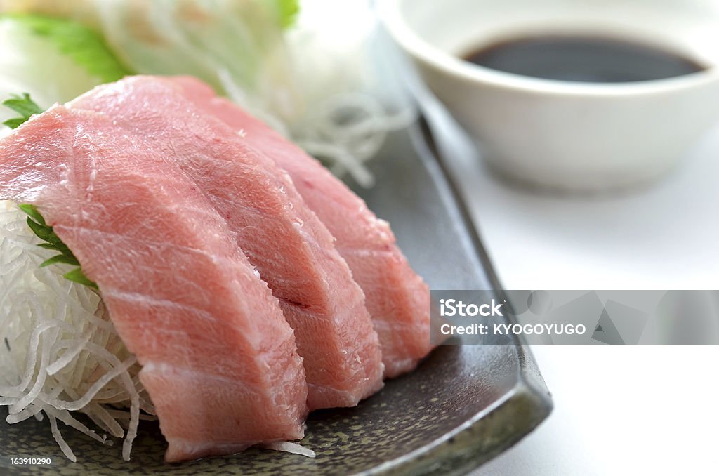 Fatias de peixe cru chamada Sashimi - Royalty-free Atum - Peixe Foto de stock