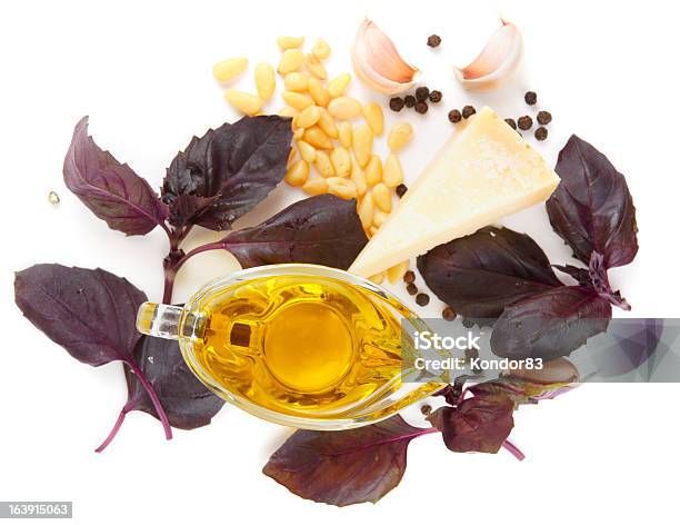 Zutaten Des Pesto Isoliert Auf Weiss Stockfoto und mehr Bilder von Abnehmen - Abnehmen, Basilikum, Blatt - Pflanzenbestandteile