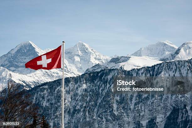 Monte Eiger Monte Mönch E Jungfrau - Fotografie stock e altre immagini di Bandiera della Svizzera - Bandiera della Svizzera, Jungfrau, Neve