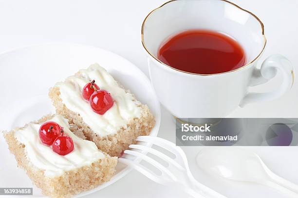 Deser Nadal Życia Słodkie Ciasto Śniadanie - zdjęcia stockowe i więcej obrazów Bez ludzi - Bez ludzi, Białe tło, Biały