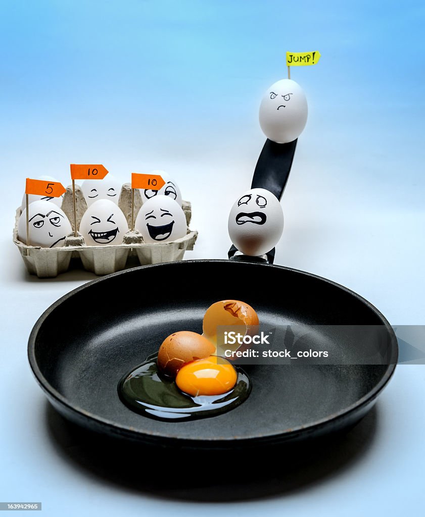 Испуганный яйцо - Стоковые фото Число 5 роялти-фри