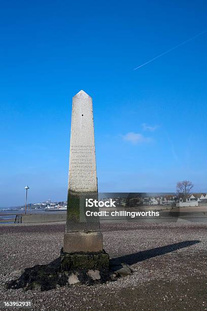 Foto de O Crowstone No Westcliff Em Mar Perto De Southend Essex Inglaterra e mais fotos de stock de Areia