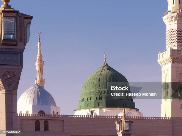 Masjid E Nabavi Saw Prophet Mosque Stock Photo - Download Image Now - Umrah, March - Month, Mosque