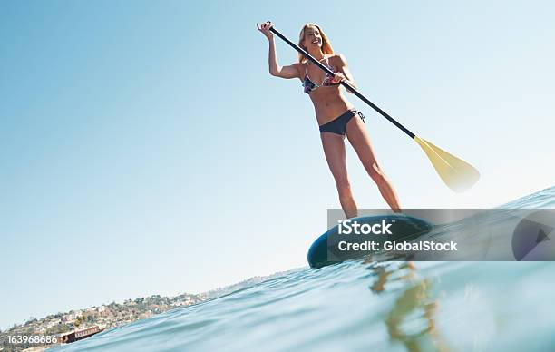 Идеальный День Для Минитенниса — стоковые фотографии и другие картинки Гребной сёрфинг - Гребной сёрфинг, Весло, Женщины