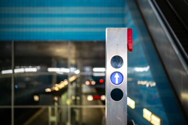 istock Directional arrow against a blurred background 1639893999