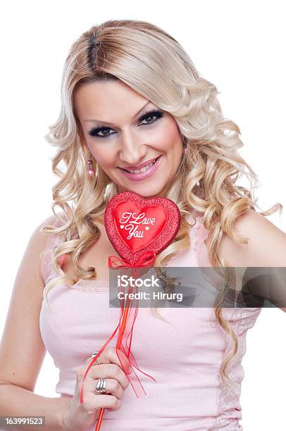 Rubia Con Corazón Foto de stock y más banco de imágenes de Adulto - Adulto, Adulto de mediana edad, Adulto joven