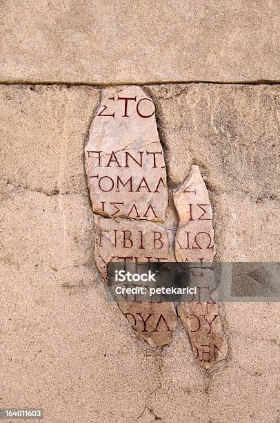 La Iscrizione - Fotografie stock e altre immagini di Muro - Muro, Verona - Italia, Alfabeto