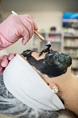frau-liegt-im-bad-auf-spa-clinic-und-erhalten-cremeschwarze-kosmetikmaske.jpg?b=1&s=170x170&k=20&c=tYybHAHGmRU0Pqq2xTaZ1L_ajMCQrytBpuGWfBq4TXc=