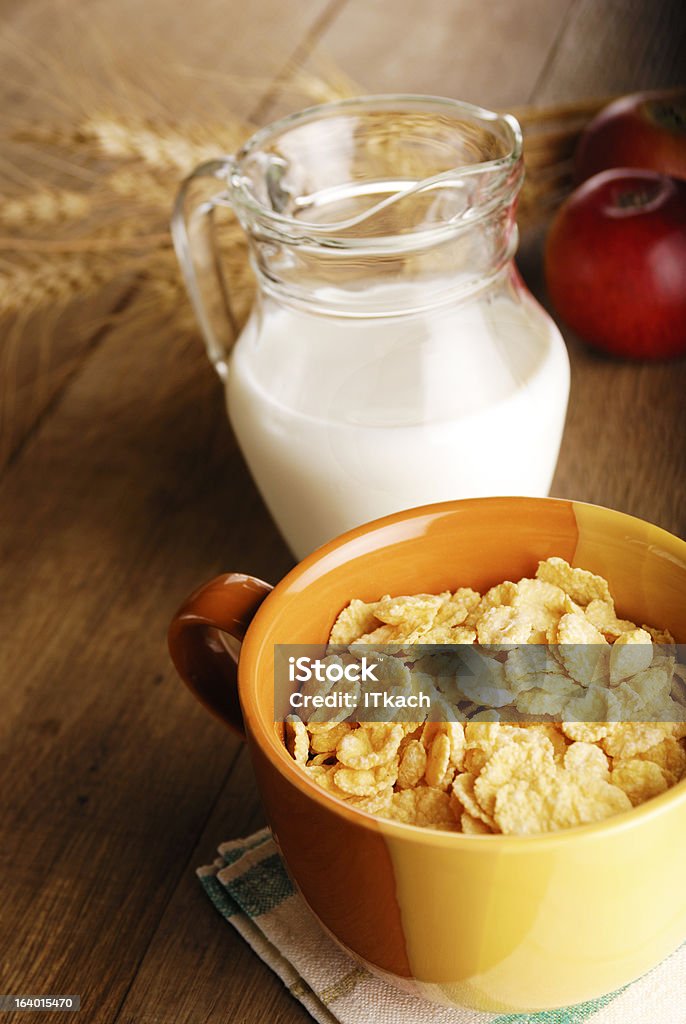 Cereais e leite - Foto de stock de Amarelo royalty-free