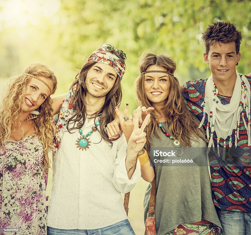 Ya en los años 70: hippies ir wild - Foto de stock de 1970-1979 libre de derechos