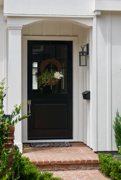 istock Charming front stoop of the beach house 1640459270