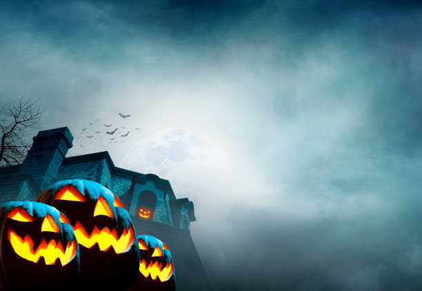 istock Haunted House On Halloween Night 1640581123