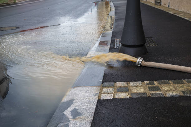 istock Floods in the city streets 1640684921