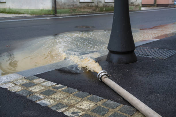 istock Floods in the city streets 1640685235