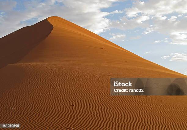 Песчаная Дюна Против Неба — стоковые фотографии и другие картинки Namibian Desert - Namibian Desert, Африка, Без людей