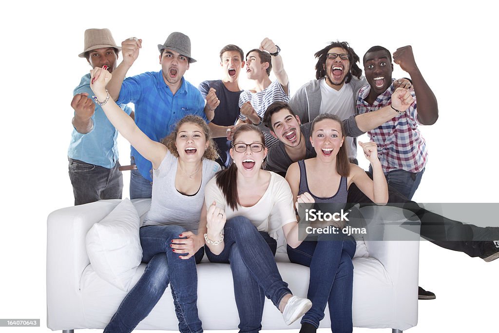 Grupa przyjaciół cieszyć się oglądanie telewizji - Zbiór zdjęć royalty-free (Neutralne tło)