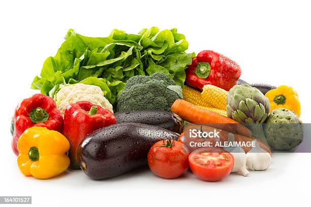 Овощи Состав Обтравка Включен — стоковые фотографии и другие картинки Овощ - Овощ, Сложенное стопкой, Свежесть