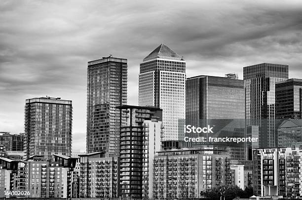 Canary Wharf Después De Una Gran Tormentalondres Foto de stock y más banco de imágenes de Blanco y negro - Blanco y negro, Londres - Inglaterra, Rascacielos