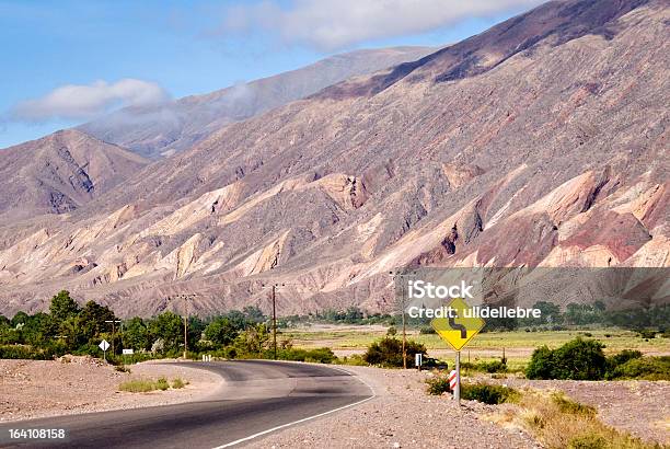 Photo libre de droit de Solitude Road banque d'images et plus d'images libres de droit de Argentine - Argentine, Chaîne de montagnes, Ciel