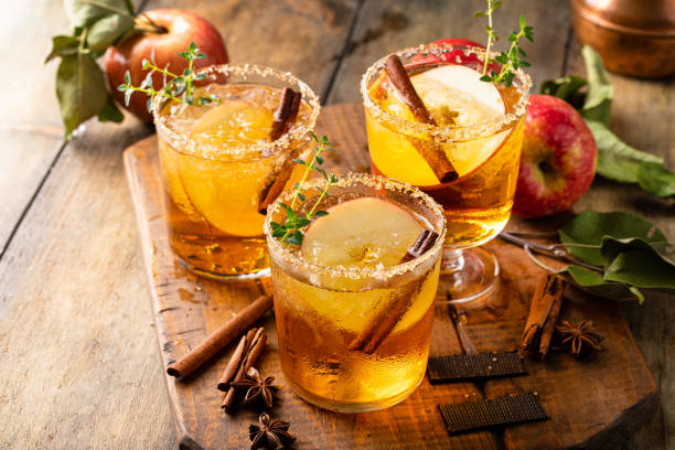 istock Apple cider margarita with brown sugar and spices, fall cocktail idea 1641084322
