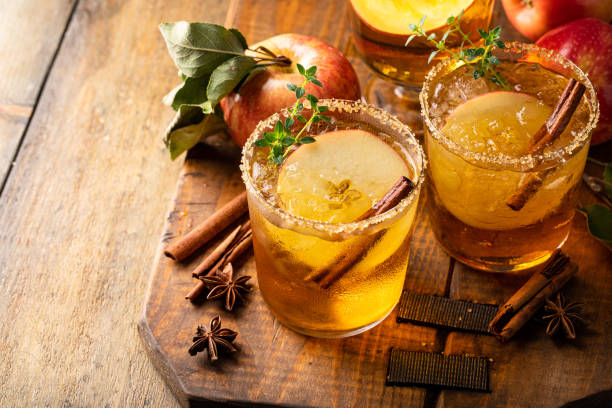 istock Apple cider margarita with brown sugar and spices, fall cocktail idea 1641084345