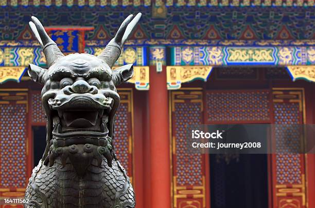 Dragon Foto de stock y más banco de imágenes de Animal - Animal, Arquitectura, Asia