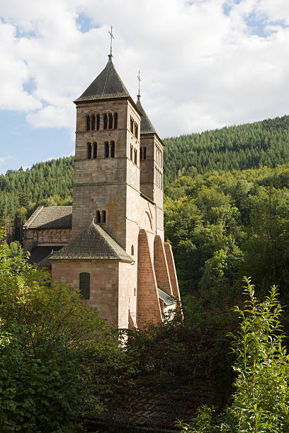 l'église de st leger dans murbach abbey, france - murbach photos et images de collection