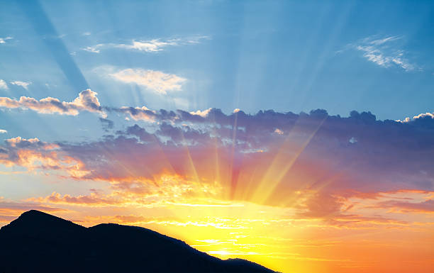 lever du soleil - sunrise sun cloudscape cloud photos et images de collection