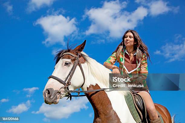 The Dziewczynka Jeździ Na American Paint Horse - zdjęcia stockowe i więcej obrazów Cień - Cień, Czynność, Dorosły