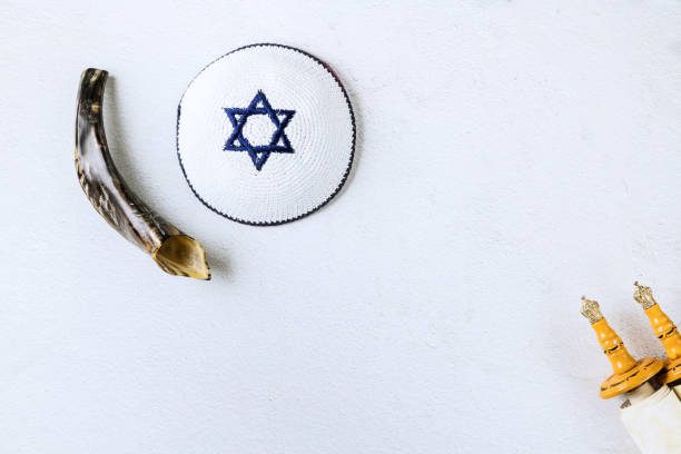 istock Shofar and kippah in synagogue exploring jewish religious symbols during festivals 1641236905