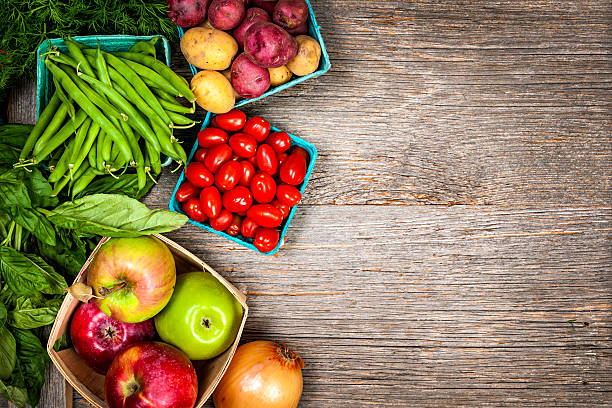 novo mercado de frutas e produtos hortícolas - leaf vegetable freshness vegetable market imagens e fotografias de stock