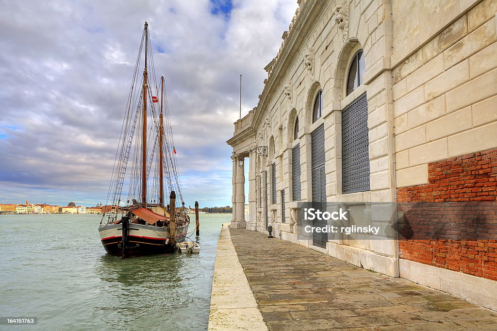 Voilier en bois à Venise, en Italie. - Photo de Architecture libre de droits