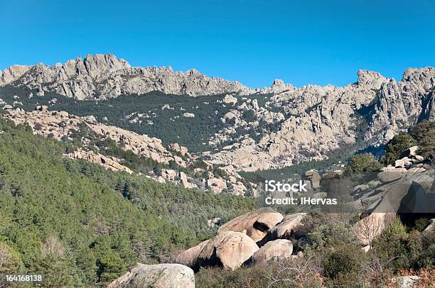 Vista De La Pedriza Madrid España Foto de stock y más banco de imágenes de Aire libre - Aire libre, Arboleda, Boscaje