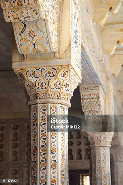 Columnas De Mármol En Rojo De Agra Foto de stock y más banco de imágenes de Agra - Agra, Antiguo, Arquitectura