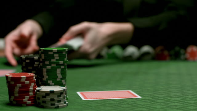 HD: Dealing Poker Cards