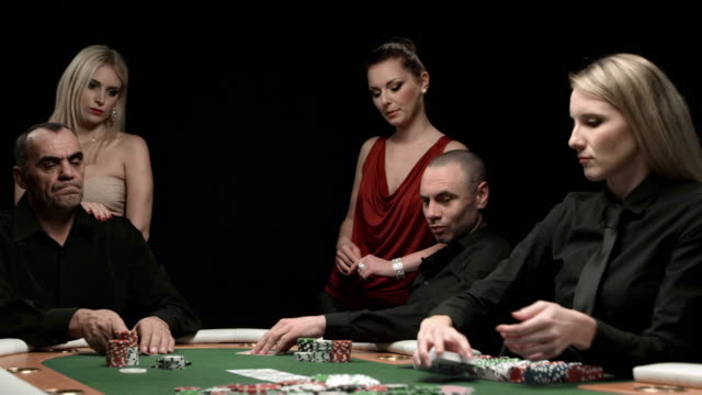 HD DOLLY: Winning A Poker Game