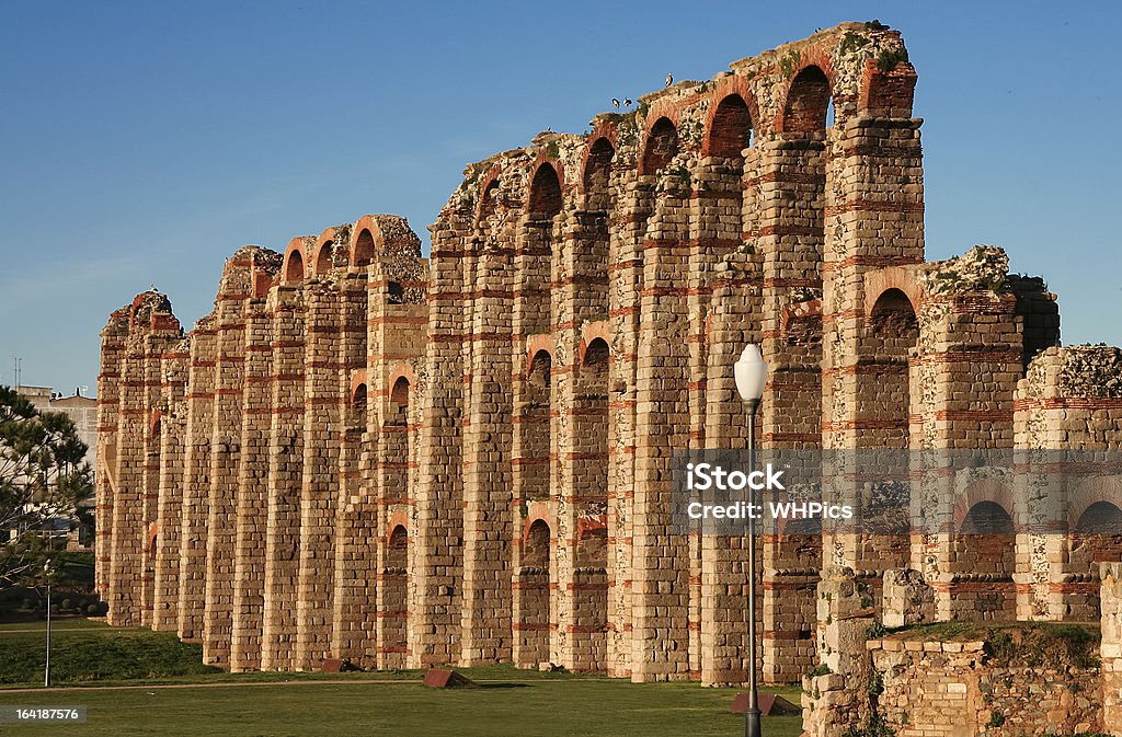 Seitenansicht von Merida aqueduct - Lizenzfrei Aquädukt Stock-Foto