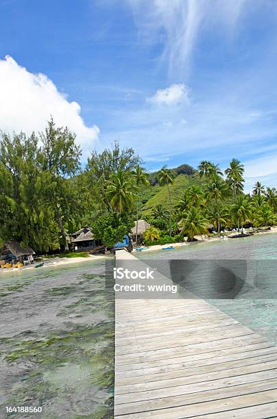Tipaniers Resort De Moorea Foto de stock y más banco de imágenes de Agua - Agua, Aire libre, Arrecife - Fenómeno natural