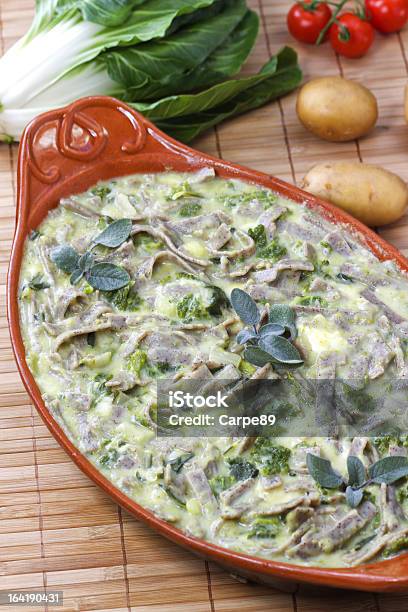 Pizzoccheri - Fotografias de stock e mais imagens de Acelga - Acelga, Nata, Batatas Preparadas