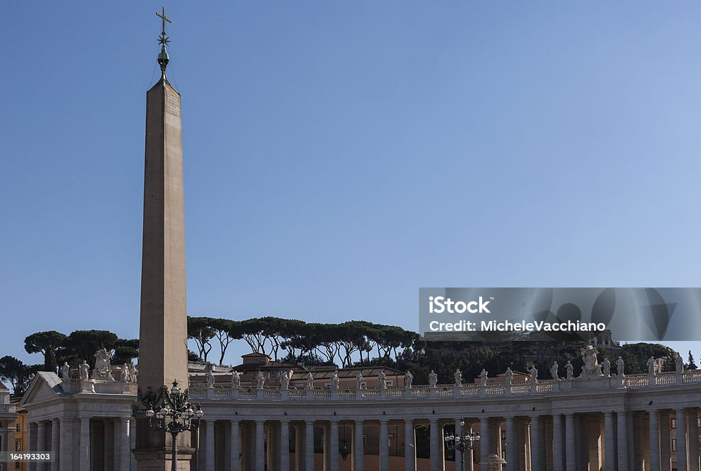 Itália. Roma. Obelisco e colunata de Bernini em Saint Peters quadrado - Royalty-free Apeninos Foto de stock